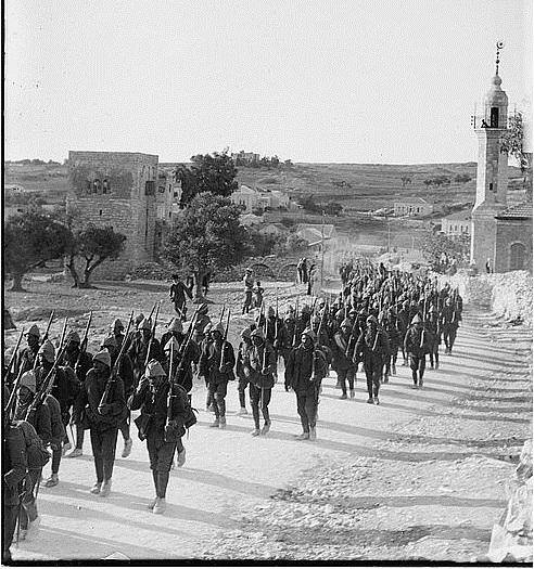 Марширующая турецкая армия. Южный Иерусалим. 1900